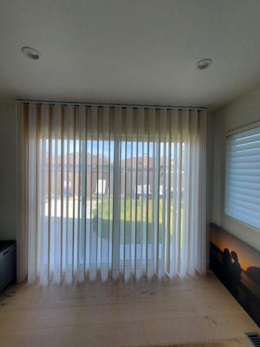 Smart Curtain (1)